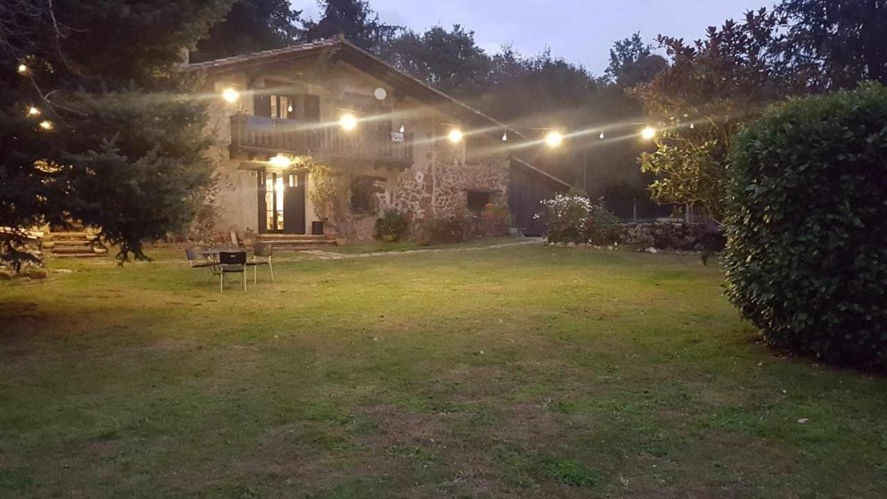 Mas Els Plans La Casa Pensada Para Perros Que Viajan Con Sus Humanos Olot Zewnętrze zdjęcie